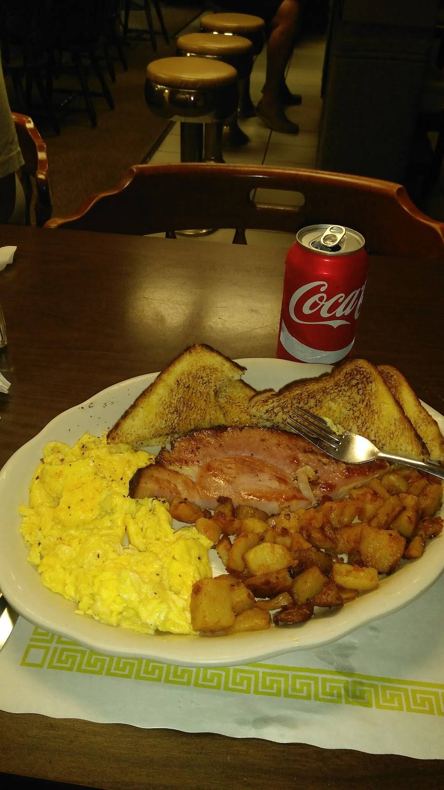 Cals Corner | restaurant | 1538 Smith St, North Providence, RI 02911, USA | 4013530443 OR +1 401-353-0443