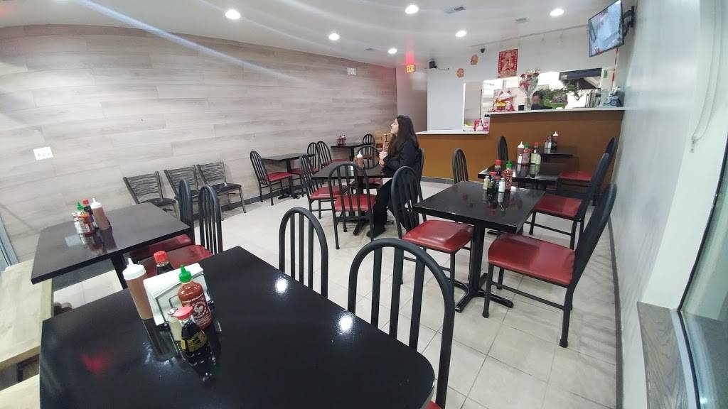 Happy Chef | restaurant | 3900 W Touhy Ave, Lincolnwood, IL 60712, USA | 8476779130 OR +1 847-677-9130