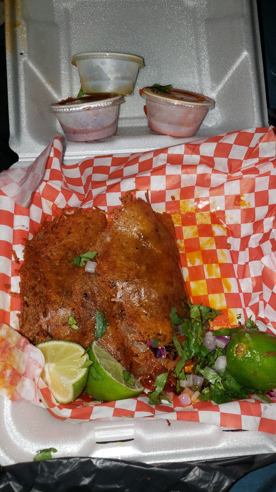 El Remedio Taco Truck | restaurant | 2924 Culebra Rd, San Antonio, TX 78228, USA | 2106213112 OR +1 210-621-3112