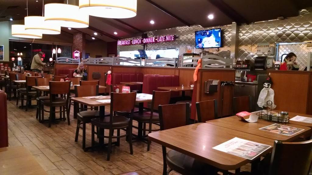 Dennys | restaurant | 1130 S Illinois St, Belleville, IL 62220, USA | 6182771360 OR +1 618-277-1360