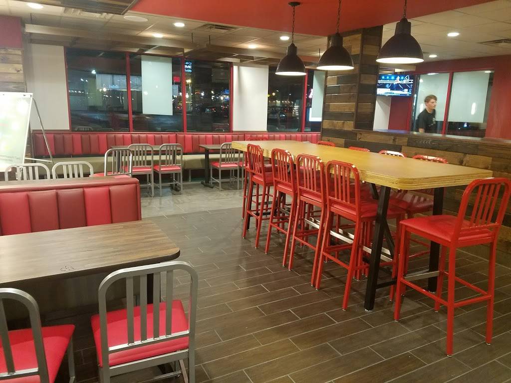 Arbys | restaurant | 606 S Gloster St, Tupelo, MS 38801, USA | 6628415147 OR +1 662-841-5147