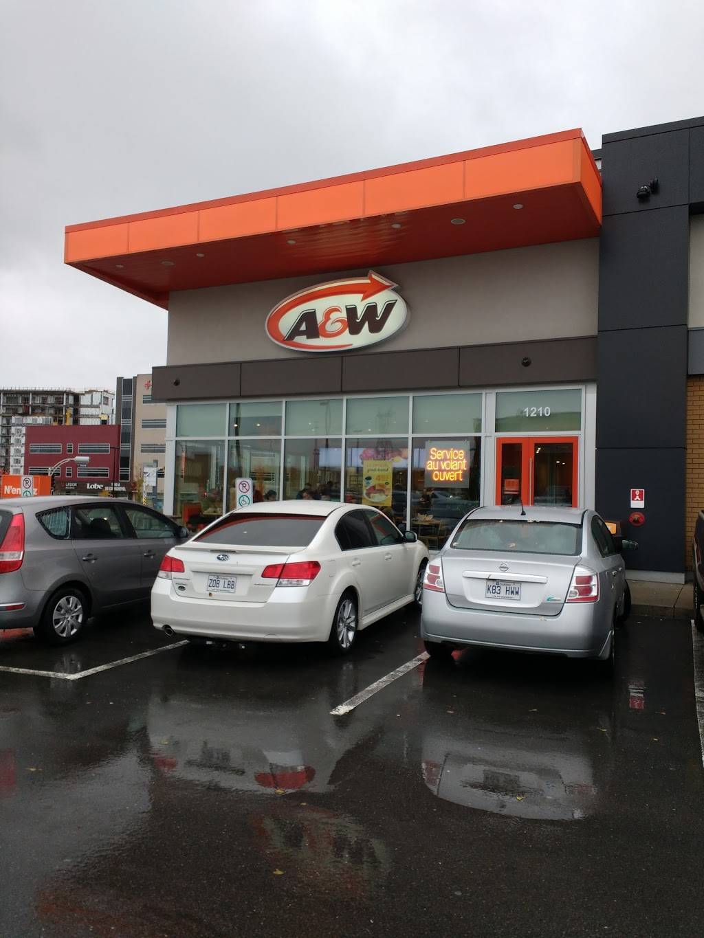 A&W Canada | restaurant | 1210 Rue de la Concorde, Lévis, QC G6W 0M7, Canada | 4188343300 OR +1 418-834-3300