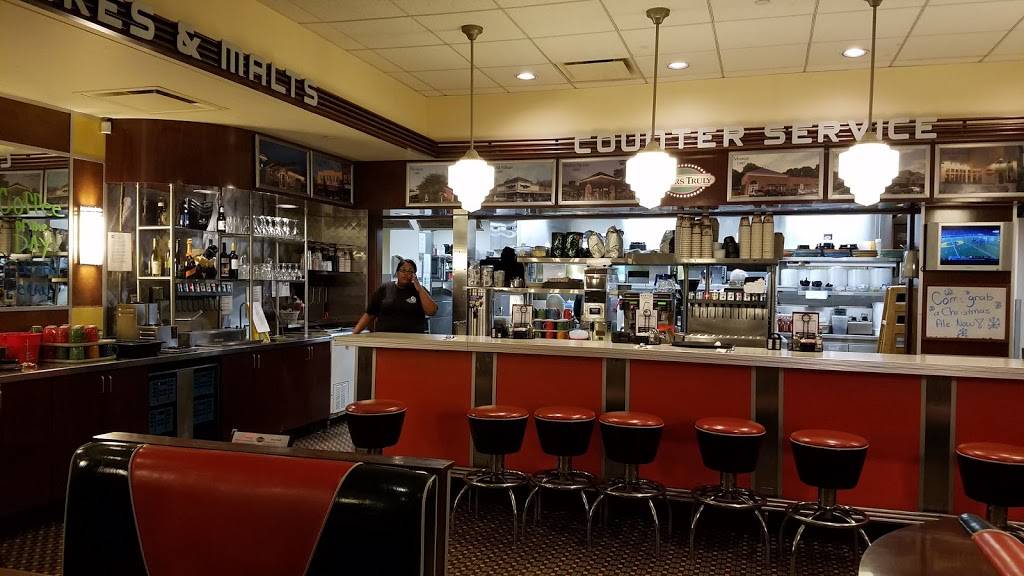 Yours Truly Rockside | restaurant | 8111 Rockside Rd, Valley View, OH 44125, USA | 2165248111 OR +1 216-524-8111