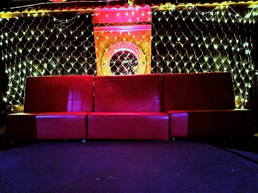 The Boat Restaurant | night club | 158 Augusta Ave, Toronto, ON M5T 2L5, Canada | 4165939218 OR +1 416-593-9218