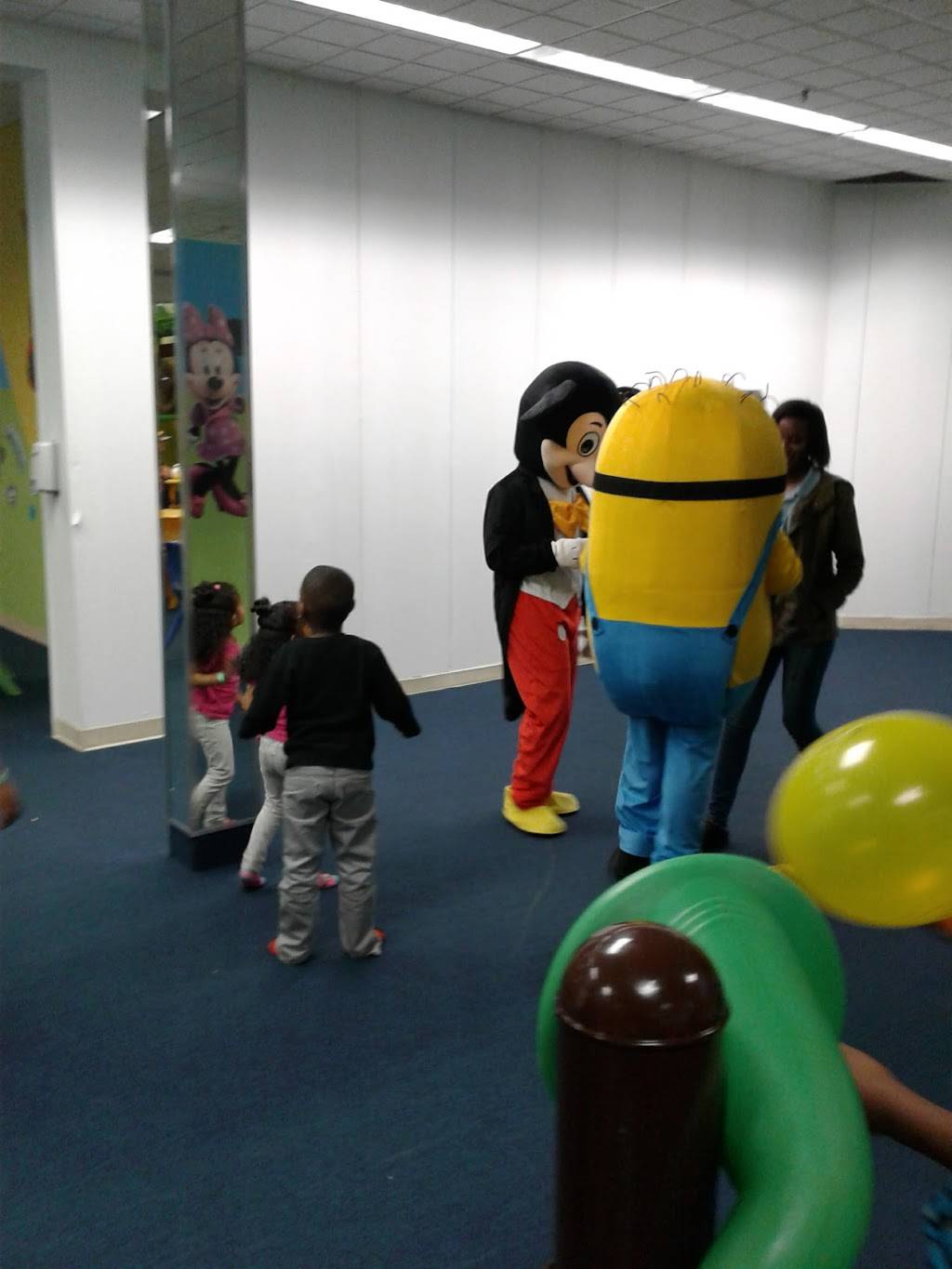 FunVille Playground and Cafe Chesapeake | cafe | 4300 Portsmouth Blvd Suite 270B, Chesapeake, VA 23321, USA | 7579679122 OR +1 757-967-9122