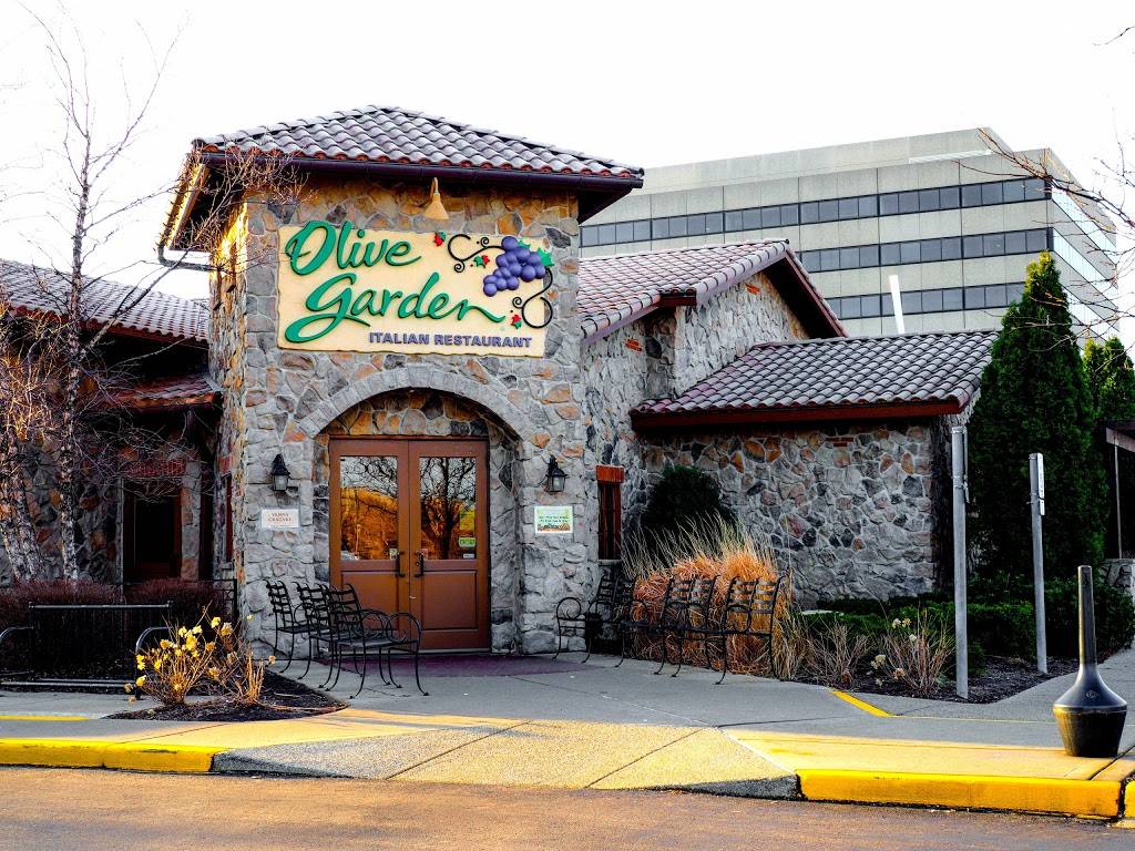 Olive Garden Italian Restaurant | meal takeaway | 1925 E Golf Rd, Schaumburg, IL 60173, USA | 8476199095 OR +1 847-619-9095