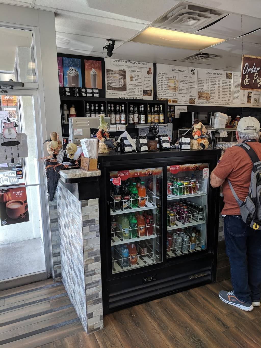 Divicious Deli & Coffee Shop | restaurant | 128 E Main St, Lakeland, FL 33801, USA | 8639409779 OR +1 863-940-9779