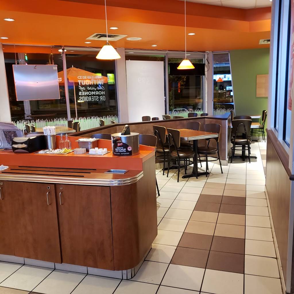 A&W Canada | restaurant | 1585 Warden Ave, Scarborough, ON M1R 2S9, Canada | 4167541252 OR +1 416-754-1252