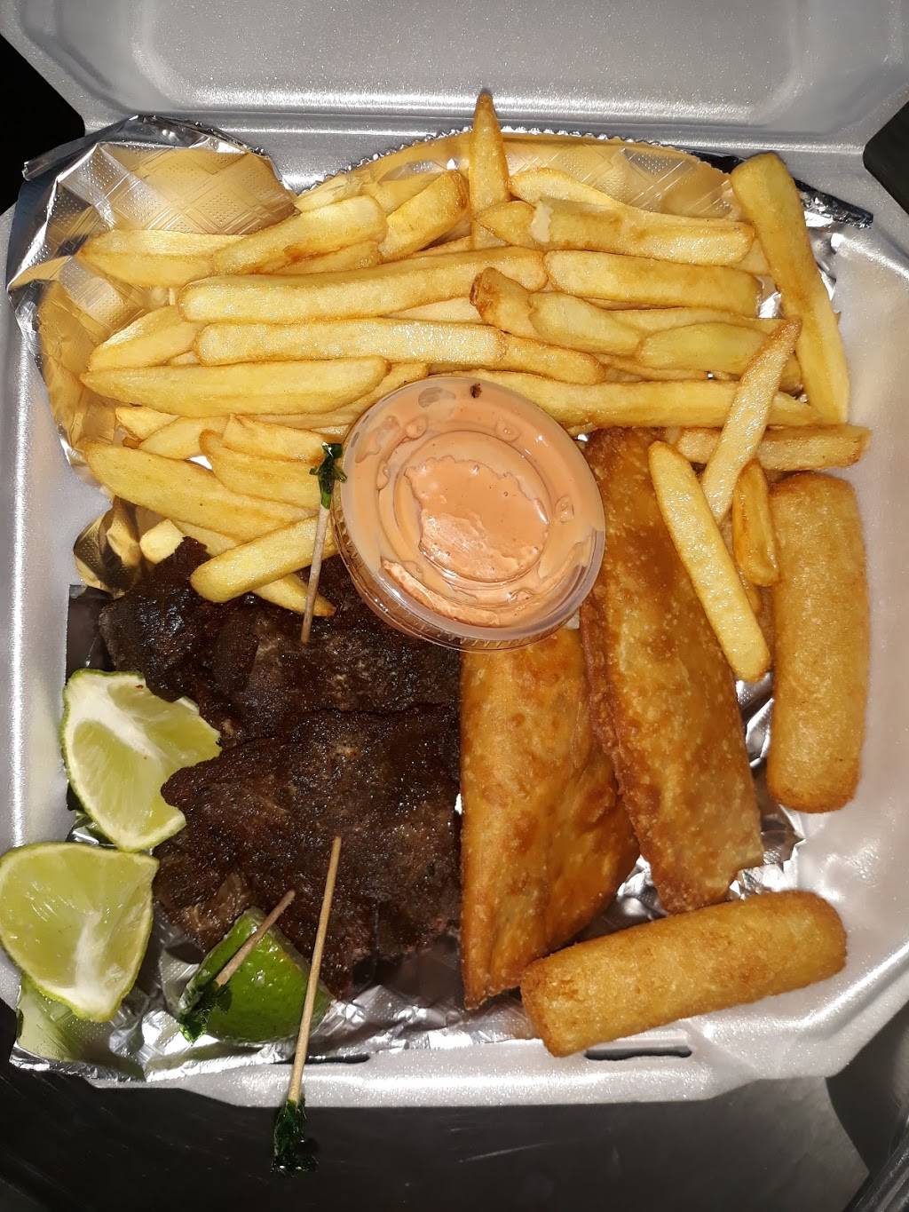 La Reina Dominican Food | restaurant | 1974 Skyway Dr, Monroe, NC 28110, USA | 7048352459 OR +1 704-835-2459