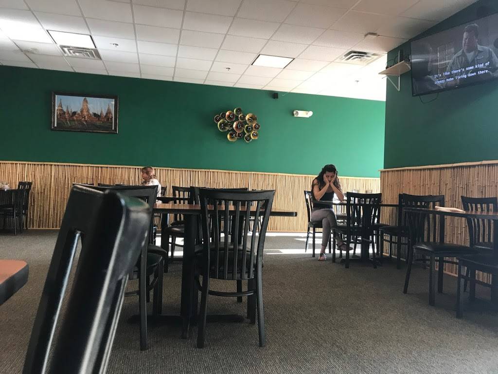 Mamas Thai Cafe | restaurant | 562 N Beacon Blvd, Grand Haven, MI 49417, USA | 6166077368 OR +1 616-607-7368