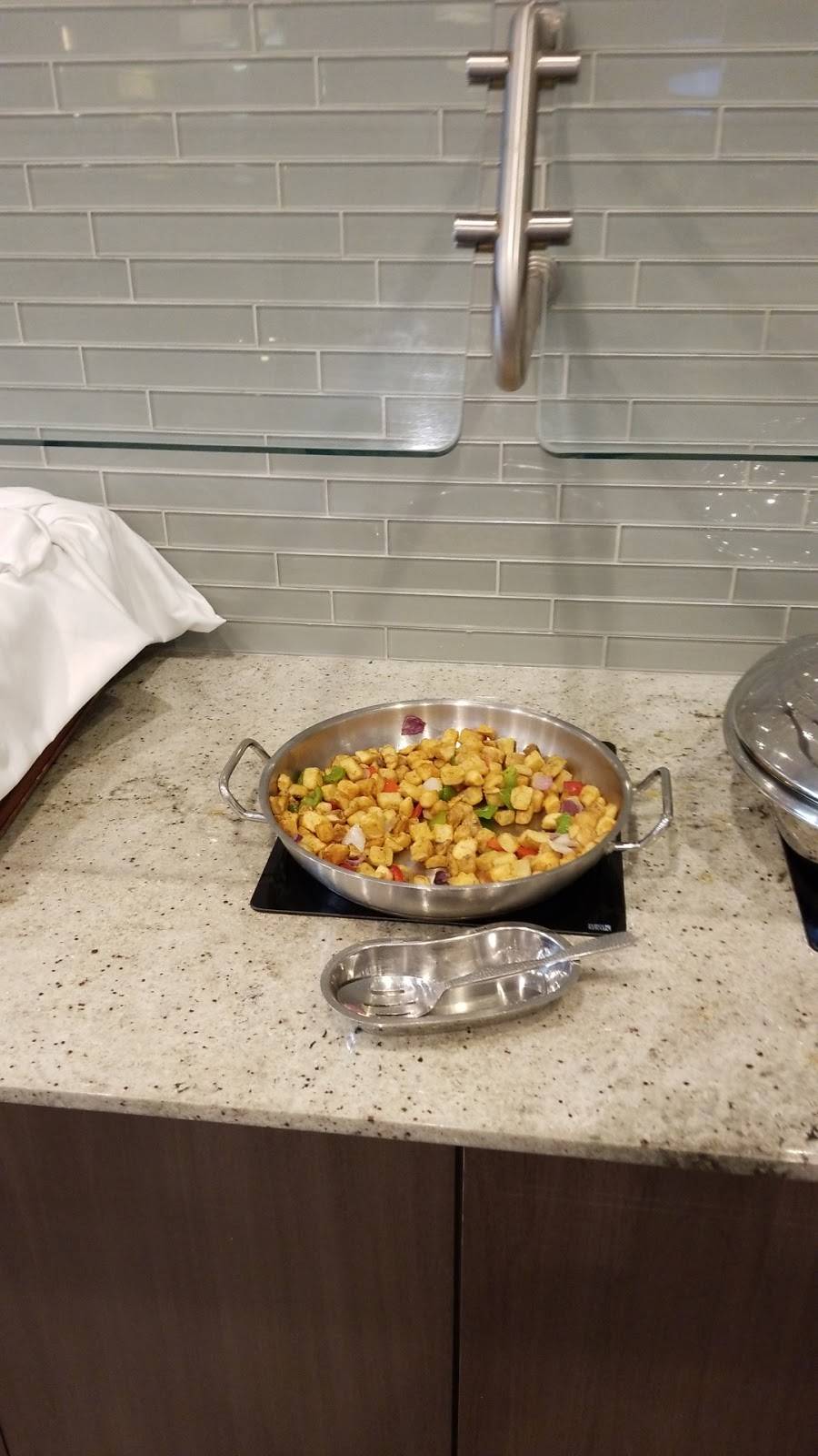 Sidelines Bar | restaurant | 8111 Kirby Dr, Houston, TX 77054, USA | 7137907121 OR +1 713-790-7121