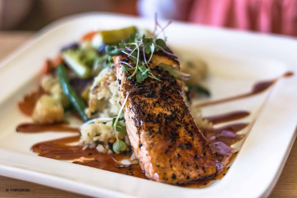 Flying Fish Bar & Grill | restaurant | 211 San Mateo Rd, Half Moon Bay, CA 94019, USA | 6507121125 OR +1 650-712-1125