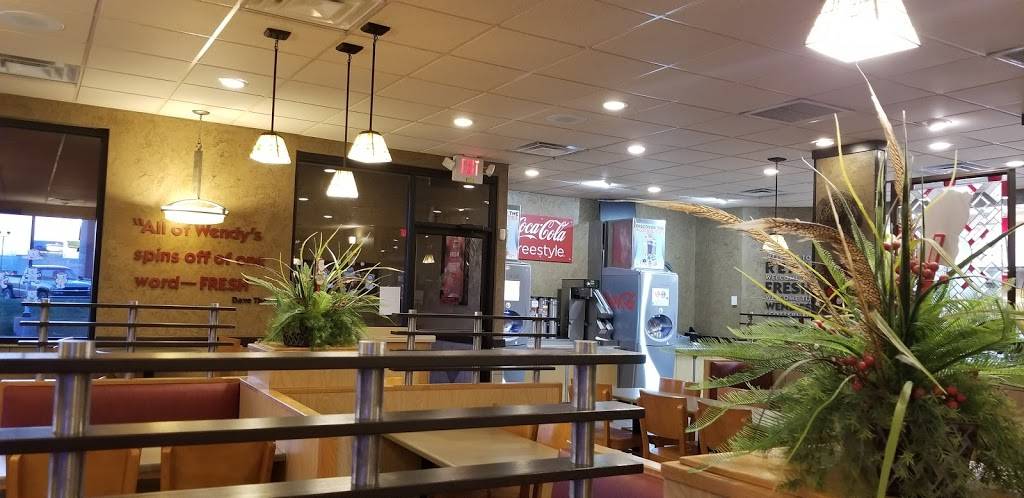 Wendys | restaurant | 1502 W McClain Ave, Scottsburg, IN 47170, USA | 8127521932 OR +1 812-752-1932