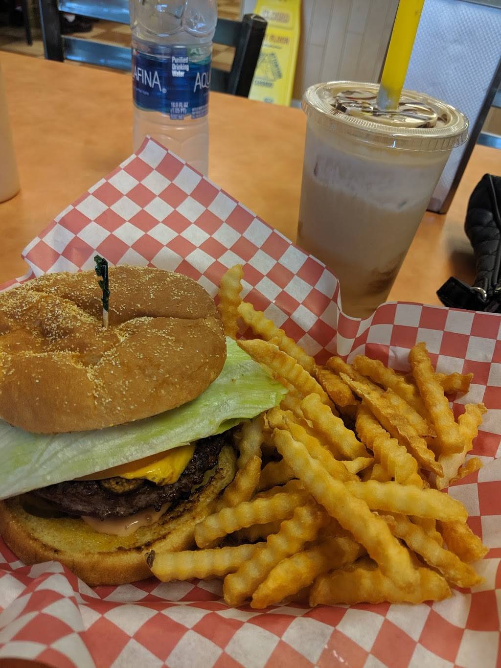 Herfys | restaurant | 10417 Gravelly Lake Dr SW # B, Lakewood, WA 98499, USA | 2535849959 OR +1 253-584-9959