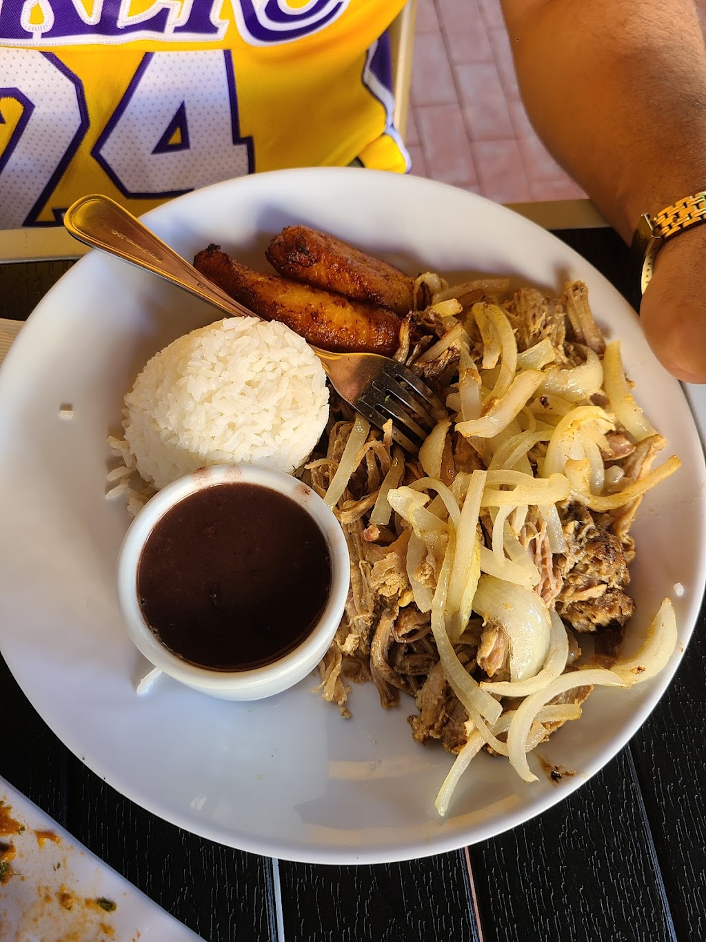 Mojitos | restaurant | 233 N Maclay Ave Unit A, San Fernando, CA 91340, USA | 8186390339 OR +1 818-639-0339