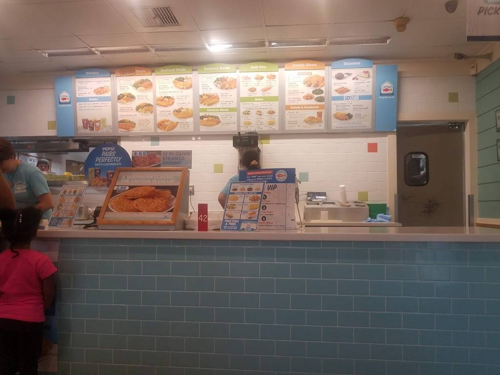 Captain Ds | restaurant | 1041 W Main St, Lebanon, TN 37087, USA | 6154491966 OR +1 615-449-1966