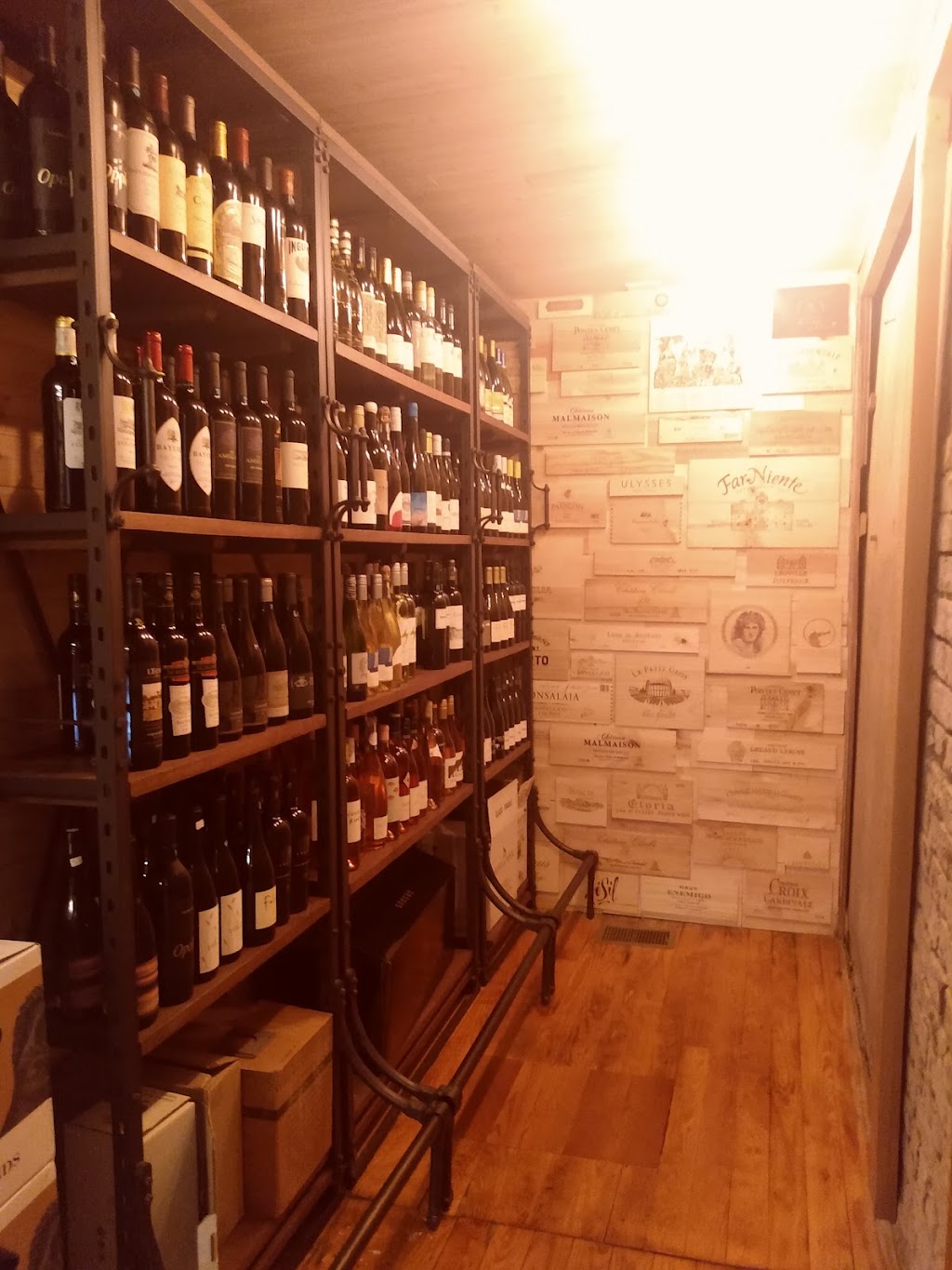 The Tavern at Rainbow Row | restaurant | 120 E Bay St, Charleston, SC 29401, USA | 8437224800 OR +1 843-722-4800