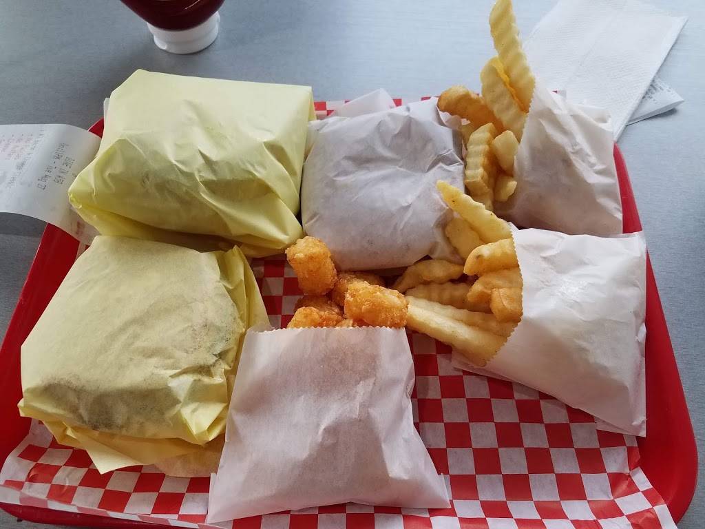 Hometown Burger | restaurant | 9390 Huebner Rd, San Antonio, TX 78240, USA | 2102578732 OR +1 210-257-8732