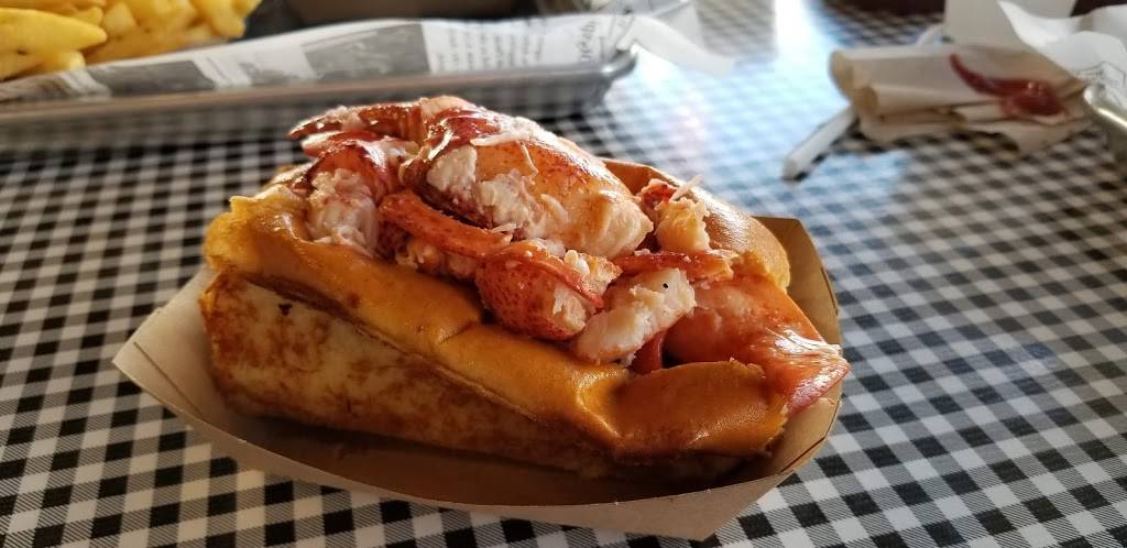 Gaskins Barbecue & Lobster | restaurant | 15 Railroad Ave #3, York, ME 03909, USA | 2073614109 OR +1 207-361-4109