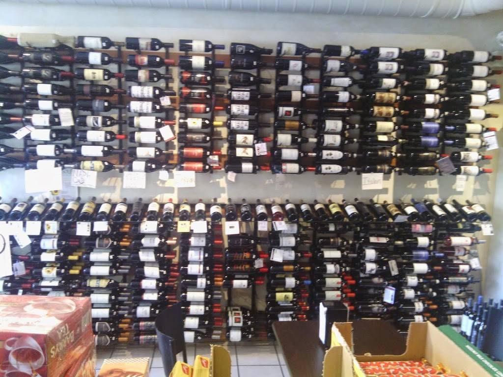Deli Boutique Wine & Spirits | cafe | 2318 N Clark St, Chicago, IL 60614, USA | 7738809820 OR +1 773-880-9820