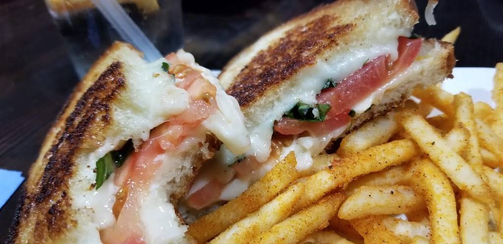 Devilicious Eatery & Tap Room | restaurant | 28693 Old Town Front St, Temecula, CA 92590, USA | 9515064024 OR +1 951-506-4024