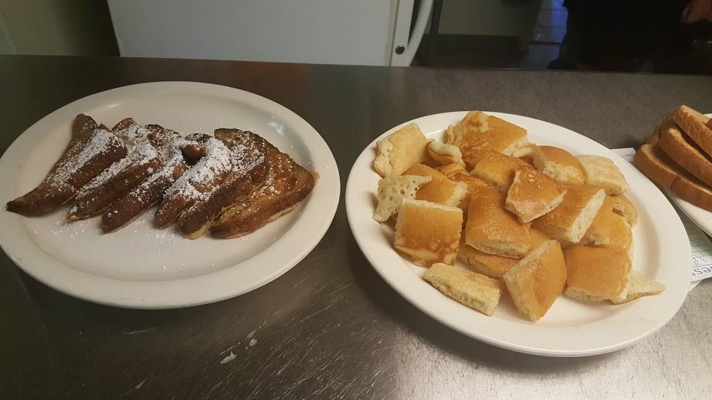 The Hungry Moose & Drunken Moose Lounge | restaurant | 4808 W Farmington Rd, Peoria, IL 61604, USA | 3092131407 OR +1 309-213-1407