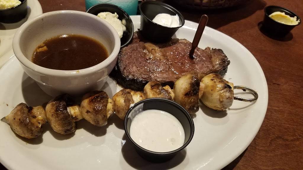 Logans Roadhouse | restaurant | 130 Chandler Dr, Dickson, TN 37055, USA | 6154416862 OR +1 615-441-6862