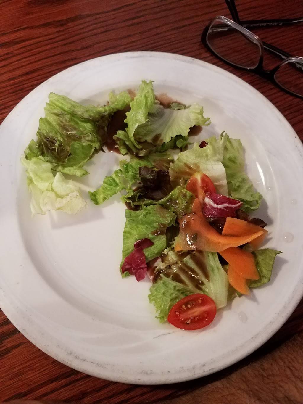 Leones | restaurant | 19 S Park St, Montclair, NJ 07042, USA | 9735099077 OR +1 973-509-9077