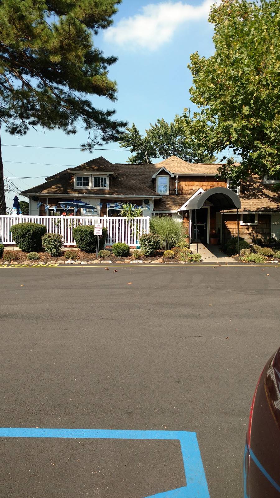 Charlie Browns Fresh Grill | restaurant | 222 Plainfield Rd, Edison, NJ 08820, USA | 7324946135 OR +1 732-494-6135