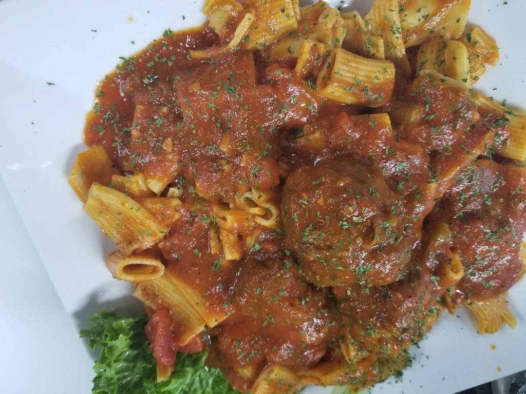 Rocky’s Restaurant and Pub | restaurant | 1562 Island Ave, McKees Rocks, PA 15136, USA | 4127717191 OR +1 412-771-7191