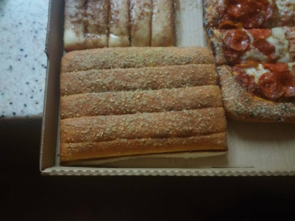 Pizza Hut | restaurant | 260 W Baseline Rd, Rialto, CA 92376, USA | 9098775890 OR +1 909-877-5890