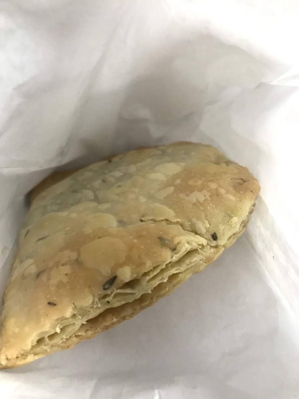 Blue Waters Caribbean & Seafood Grill | restaurant | 6349 Old Branch Ave, Temple Hills, MD 20748, USA | 3014491600 OR +1 301-449-1600