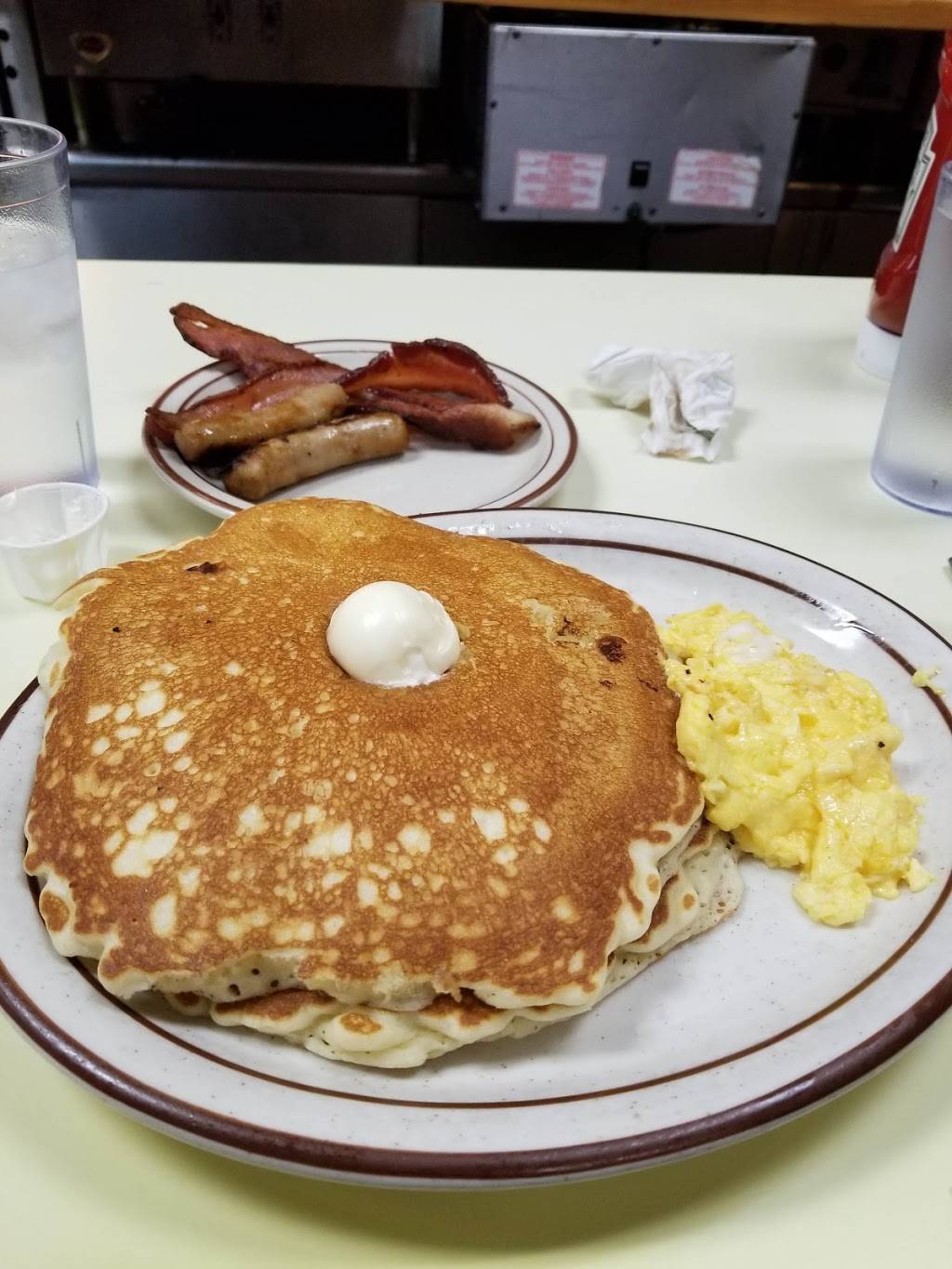 Oles Waffle Shop | restaurant | 1507 Park St, Alameda, CA 94501, USA | 5105228108 OR +1 510-522-8108