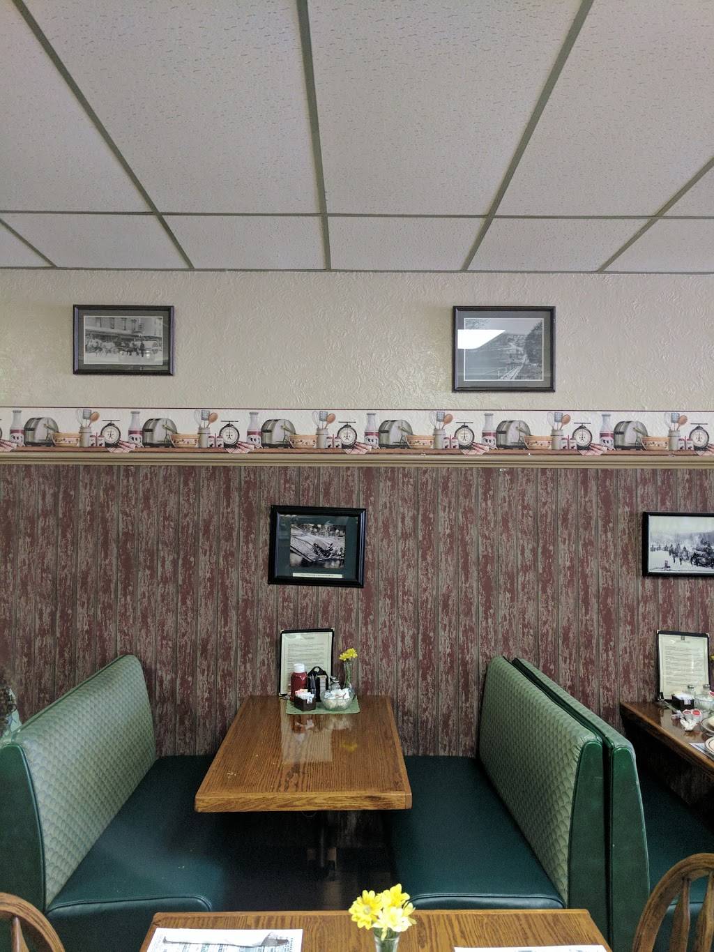 Slims | restaurant | 129 Main St, Boonville, NY 13309, USA | 3159425376 OR +1 315-942-5376