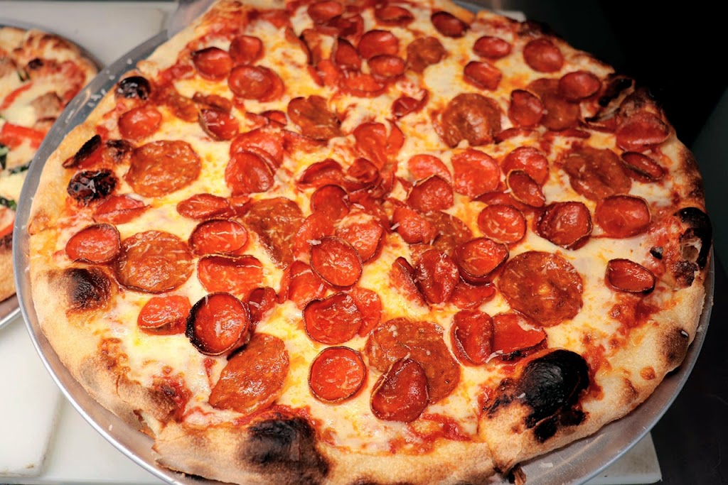 Lip City Pizza | restaurant | 345 S Dubuque St, Iowa City, IA 52240, USA | 3198875477 OR +1 319-887-5477