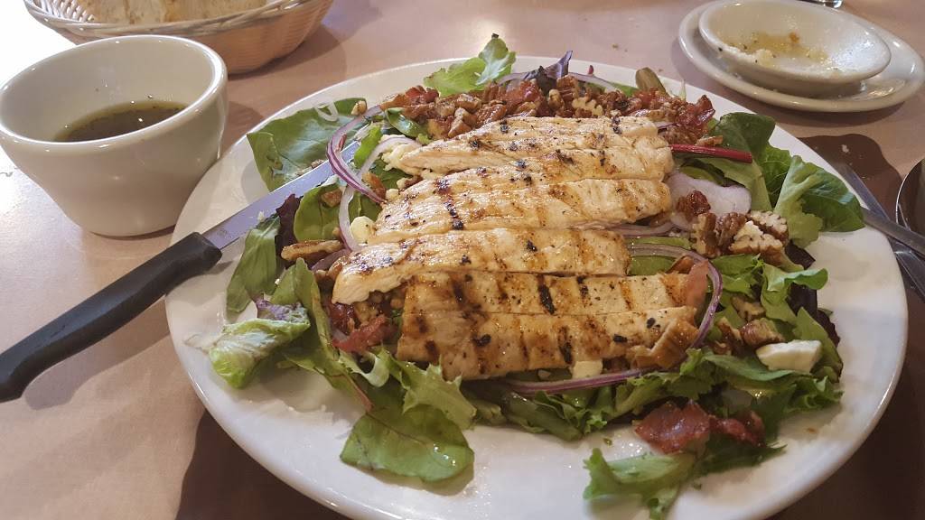 DeMainos Restaurant | restaurant | 14 Malden St, Revere, MA 02151, USA | 7812848110 OR +1 781-284-8110