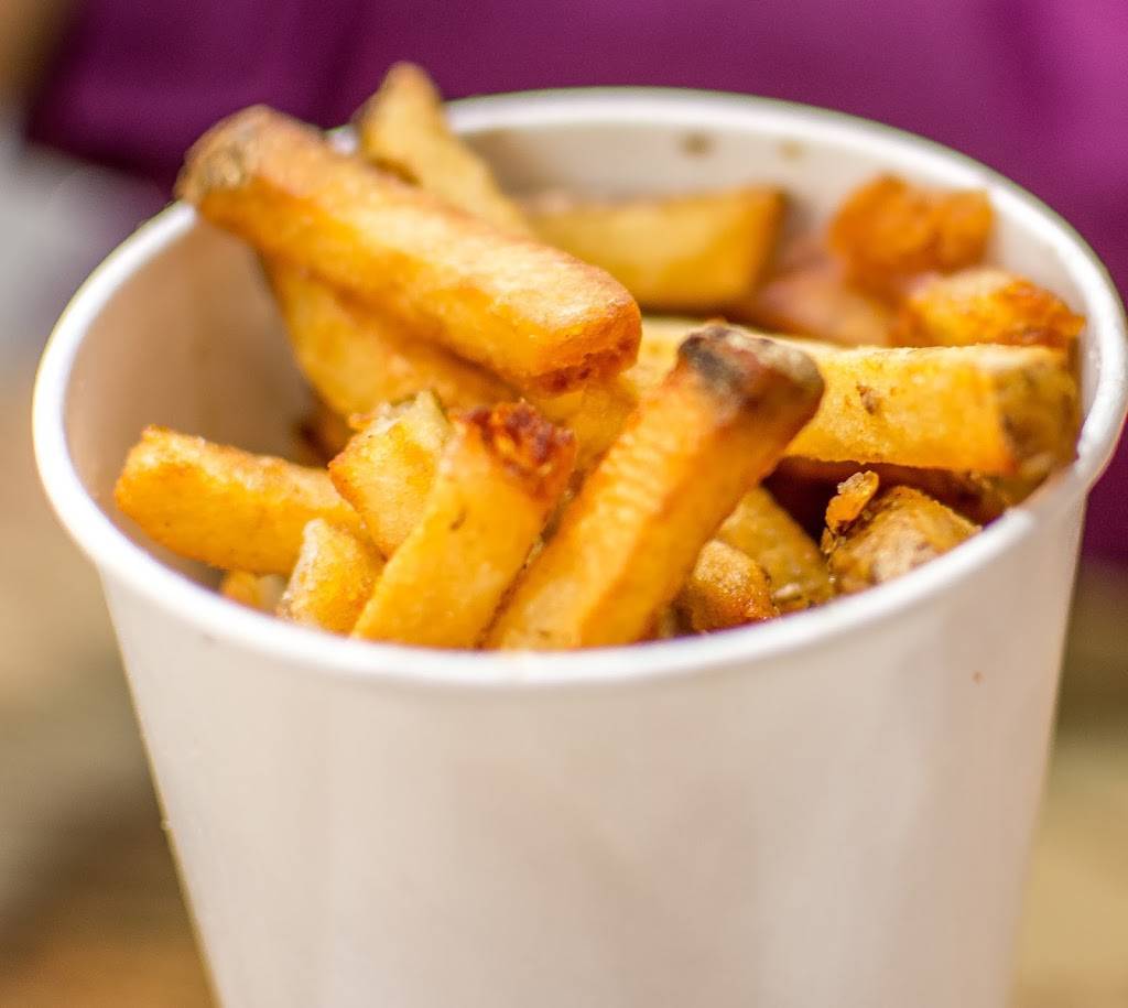 Five Guys | meal takeaway | 4105 Vinewood Ln N, Plymouth, MN 55442, USA | 7635590288 OR +1 763-559-0288