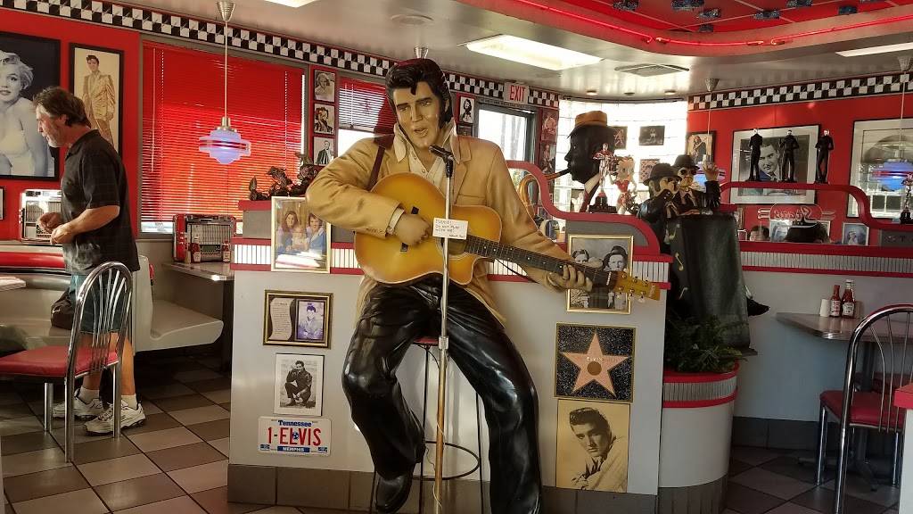 Stars Drive-In | restaurant | 20445 Sherman Way, Canoga Park, CA 91306, USA | 8187169366 OR +1 818-716-9366