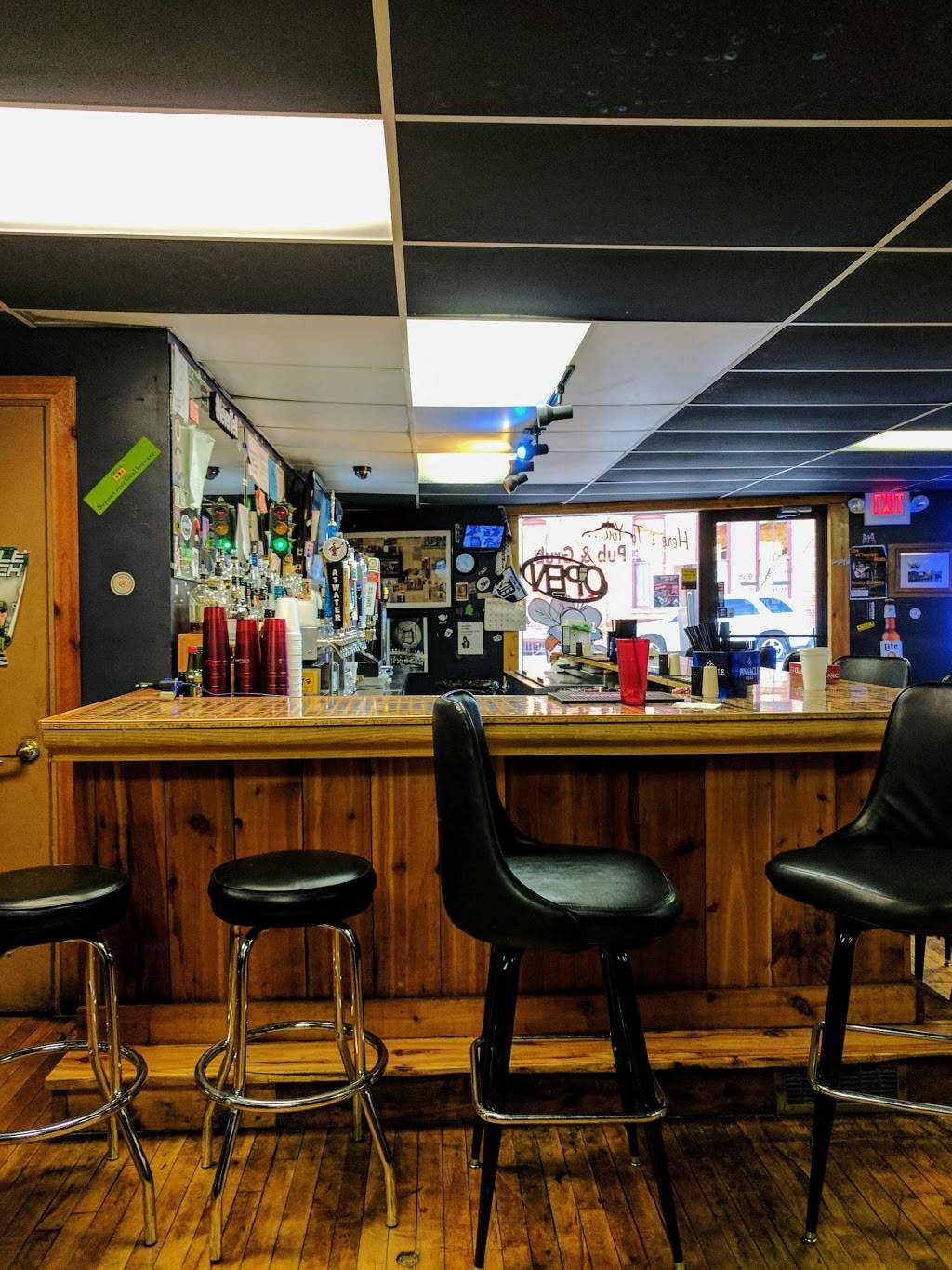 Heres To You Pub & Grub | restaurant | 45 North St, Hillsdale, MI 49242, USA | 5174374002 OR +1 517-437-4002