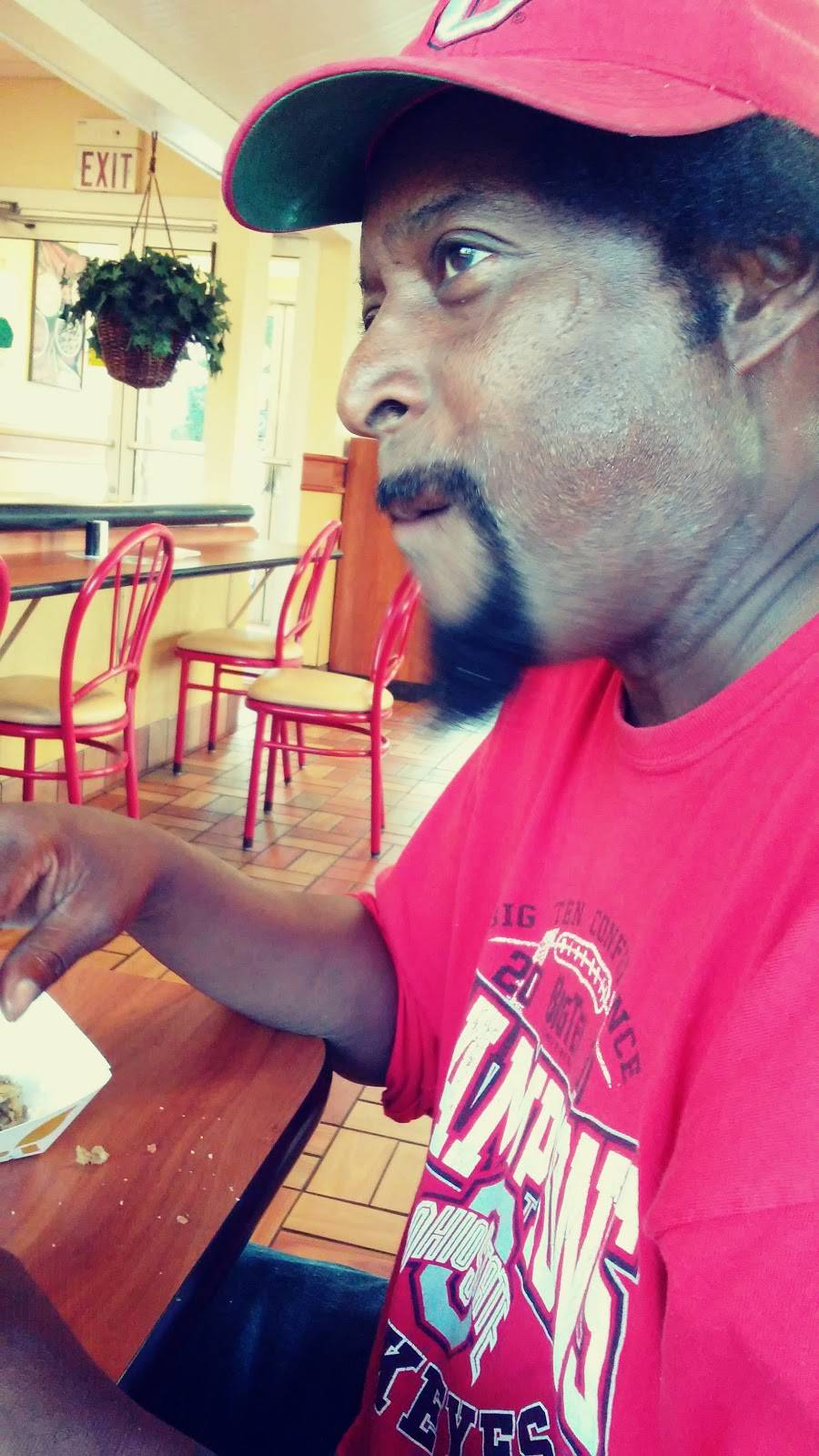 Lees Famous Recipe Chicken | restaurant | 1318 Versailles Rd, Lexington, KY 40504, USA | 8592548229 OR +1 859-254-8229