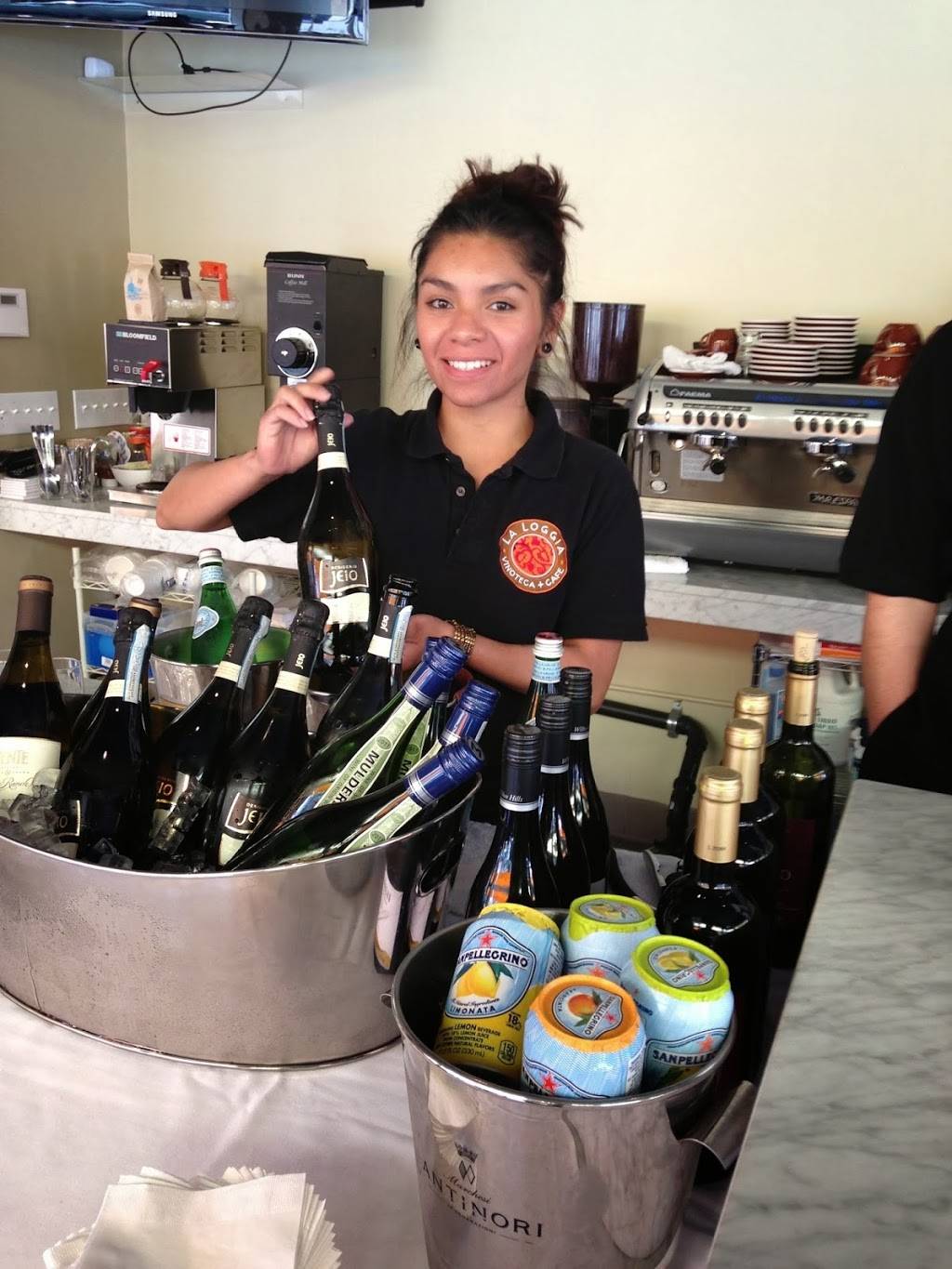 EV Lounge | restaurant | 500 San Anselmo Ave, San Anselmo, CA 94960, USA | 4154192577 OR +1 415-419-2577