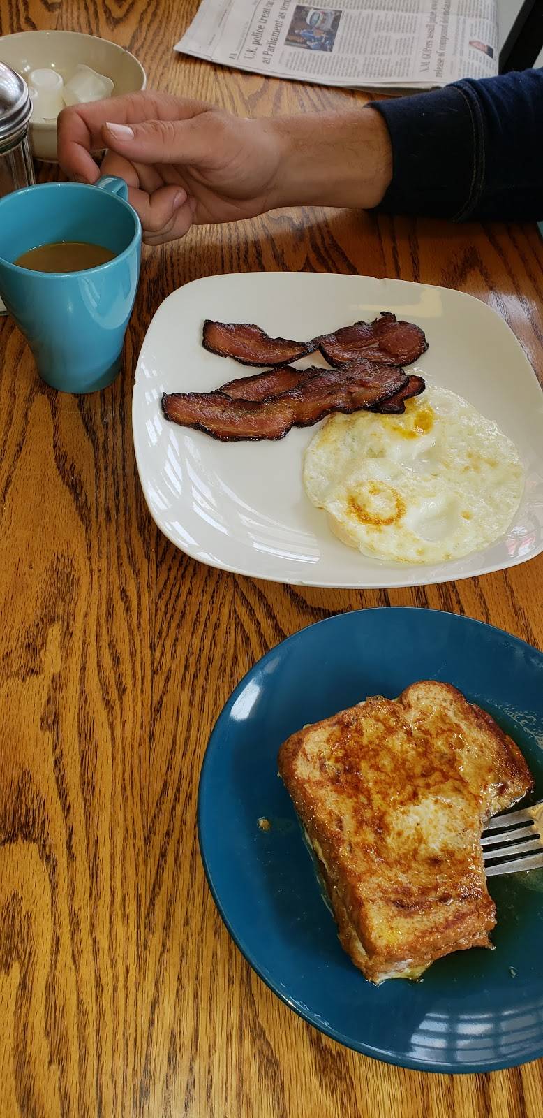 Bonnies Cafe | restaurant | 106 W Oak St, Glenwood City, WI 54013, USA | 7152654145 OR +1 715-265-4145