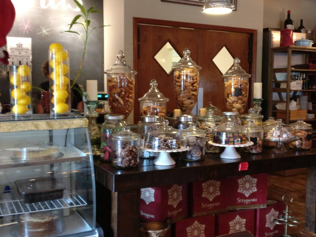 Valentis Ristorante | restaurant | 1200 E Venice Ave, Venice, FL 34285, USA | 9414841888 OR +1 941-484-1888