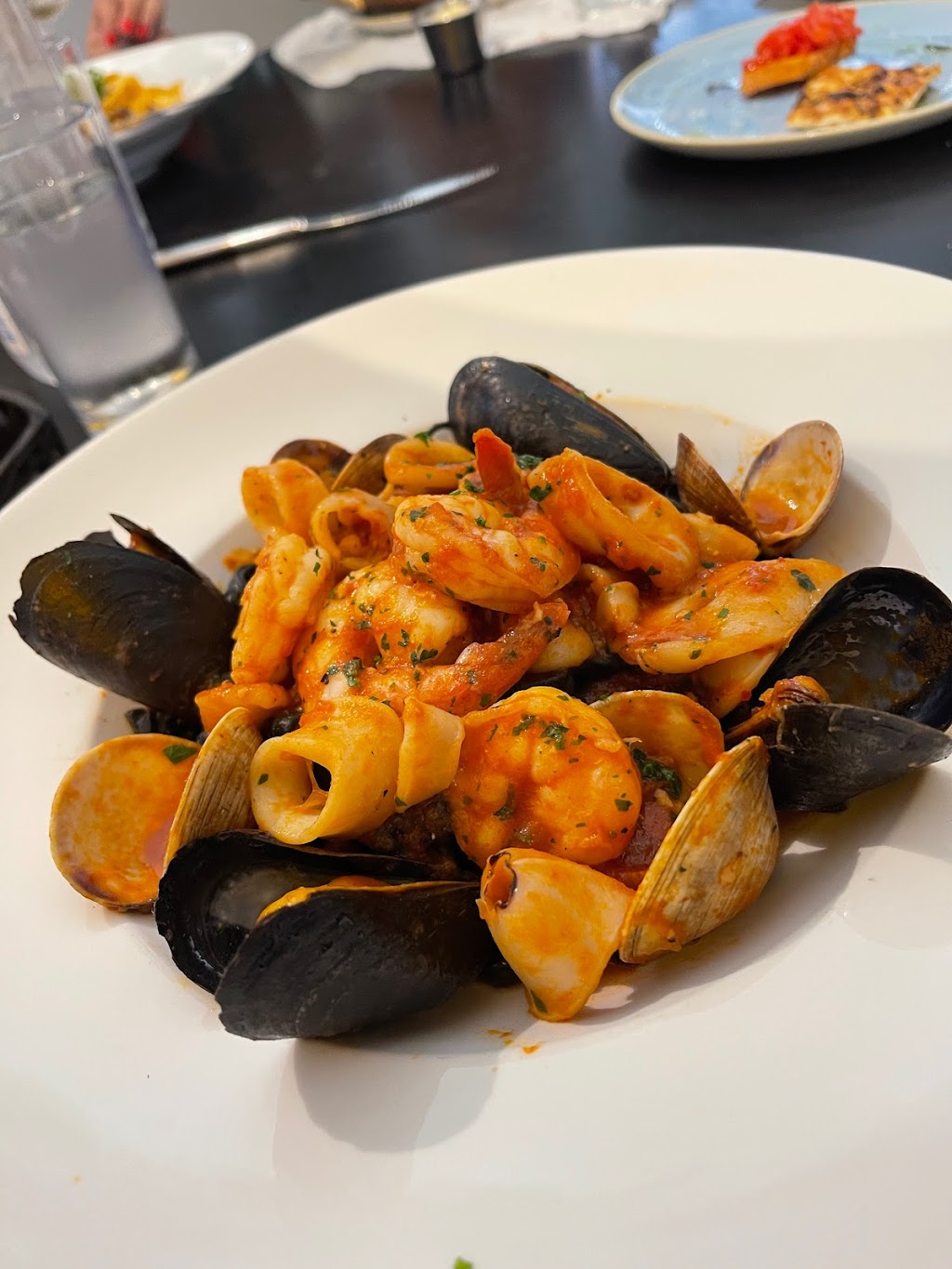 Serafina | night club | 19565 Biscayne Blvd, Aventura, FL 33180, USA | 7866774444 OR +1 786-677-4444