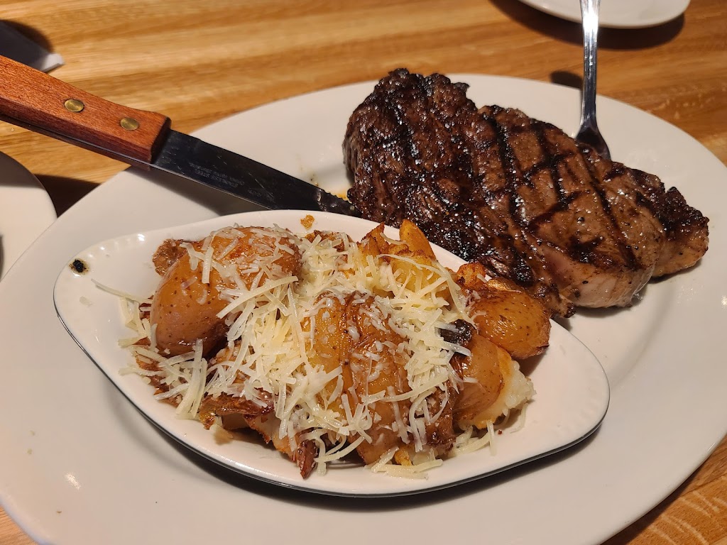 Blue 32 Sports Grill | restaurant | 2028 N Gilbert Rd, Mesa, AZ 85203, USA | 4805903569 OR +1 480-590-3569