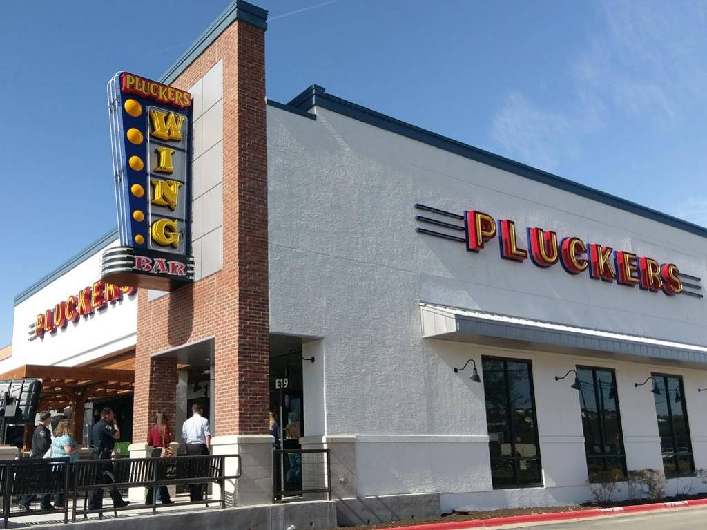 Pluckers Wing Bar | restaurant | 7101 W, TX-71 Ste E19, Austin, TX 78735, USA | 7372019464 OR +1 737-201-9464