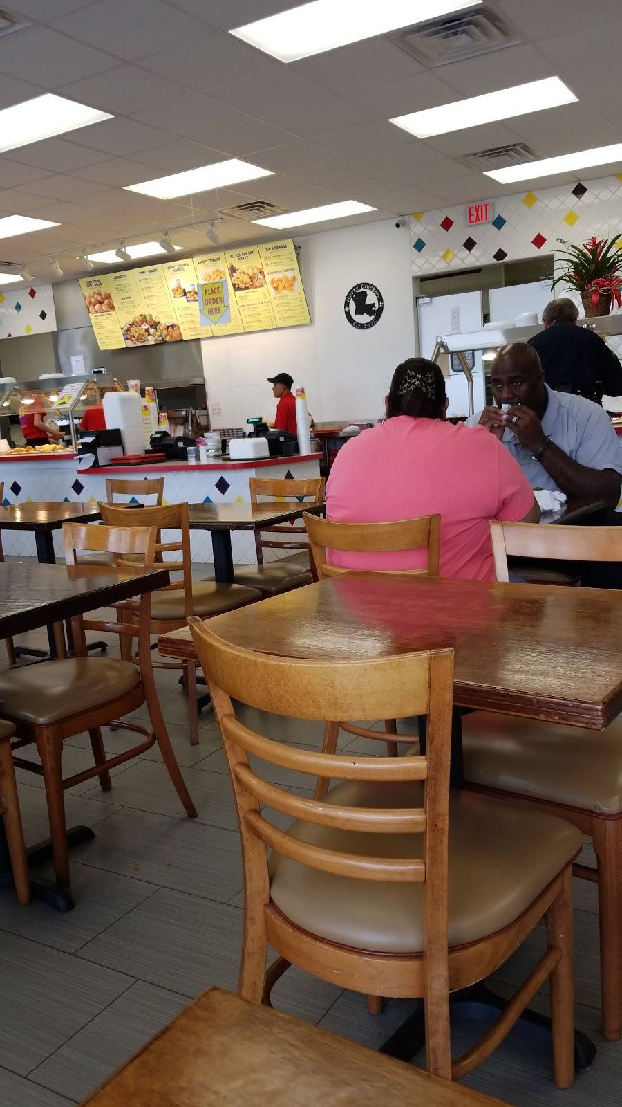 Hartz Chicken Buffet | restaurant | 5523 Airline Dr, Bossier City, LA 71111, USA | 3185847307 OR +1 318-584-7307