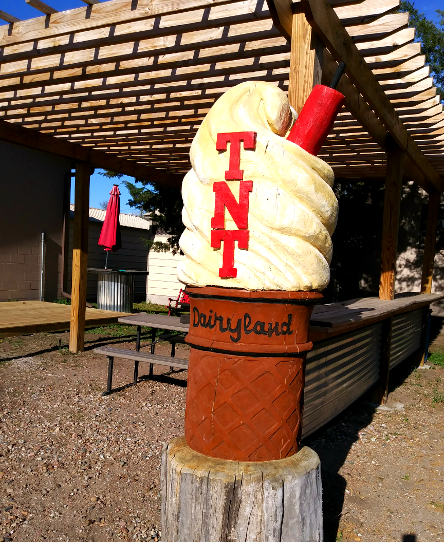 TNT Dairy Land | restaurant | 452 S Broadway Ave, Sterling, KS 67579, USA | 6202782297 OR +1 620-278-2297