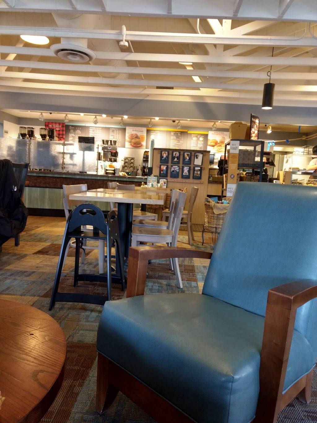 Coffee & Bagels | bakery | 4301 N Oakland Ave, Shorewood, WI 53211, USA | 4149629888 OR +1 414-962-9888