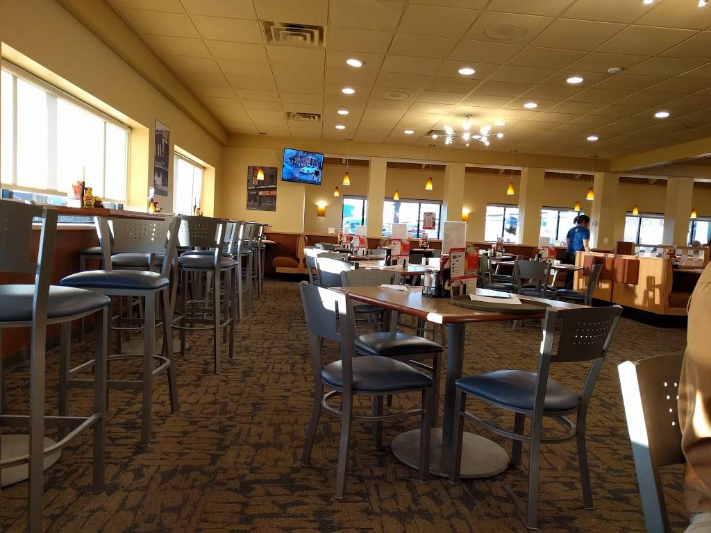 Big Boy | restaurant | 7800 Granger Rd, Cleveland, OH 44125, USA | 2165242576 OR +1 216-524-2576